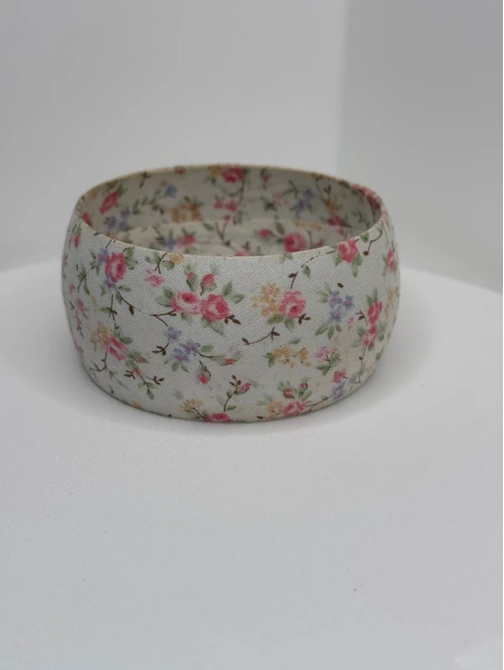 Super cute chunky bangle, floral